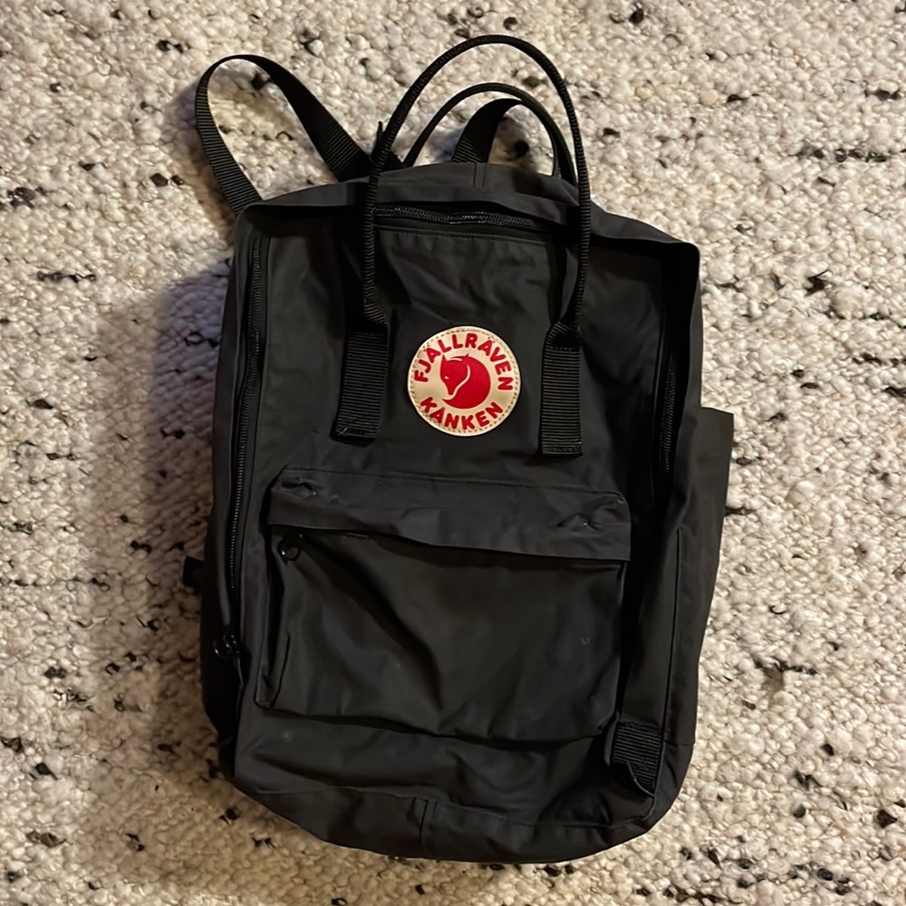 Fjallraven Kanken backpack black